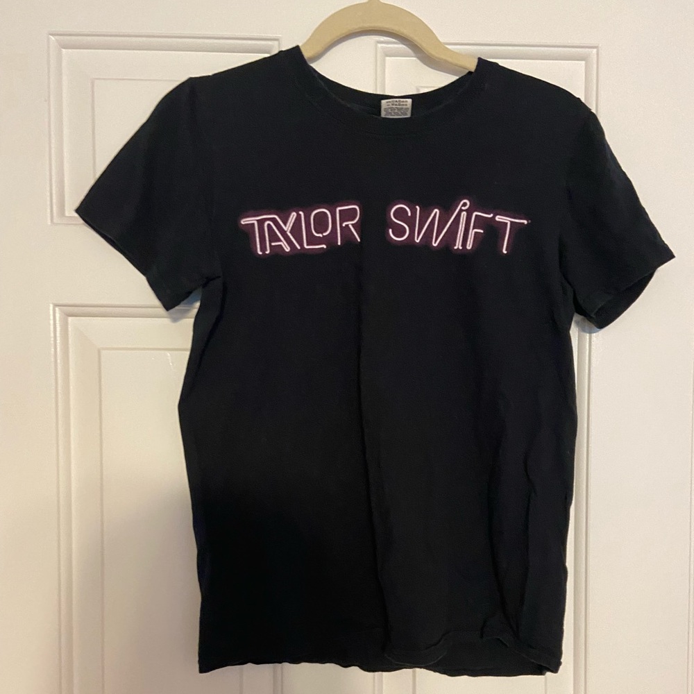Authentic Taylor Swift 1989 Tour T-Shirt